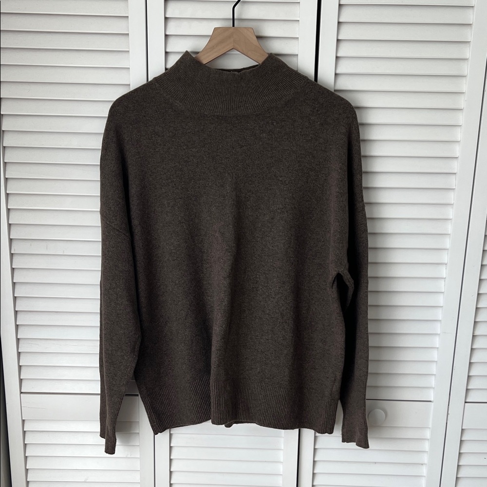 GAP Ribbed Knit Sweater in Brown Sz L